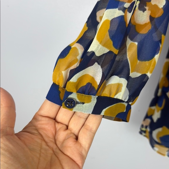 CAbi Floral Blue Yellow and White 3/4 Sleeve Blouse Size Medium - Picture 4 of 7